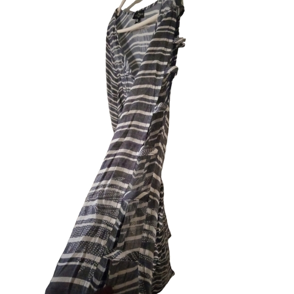 Fred David Semi Sheer Blue/White Leaf Design Open Sleeve Lightweight Top Plus 1X - Picture 5 of 8